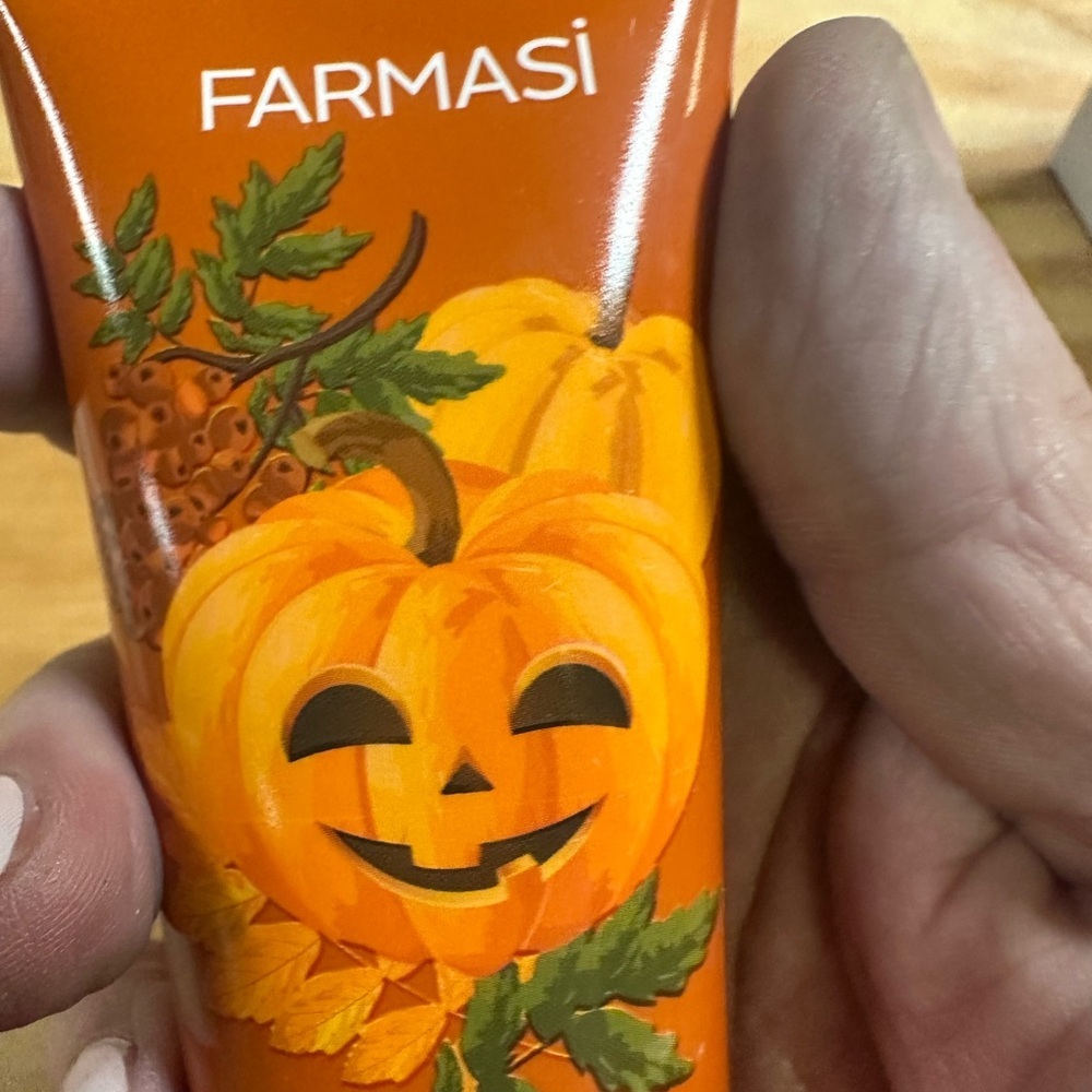 Farmasi Pumpkin Cinnamon face mask - Picture 6 of 6